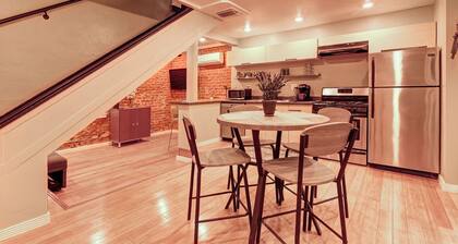 Historic Downtown Phoenix Furnished Cottage