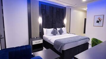 Businesssviitti | 1 makuuhuone, ylelliset vuodevaatteet, untuvapeitot