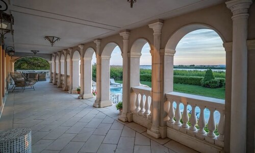 Stunning fall sunsets, coveted location on Mecox Bay - recently furnished