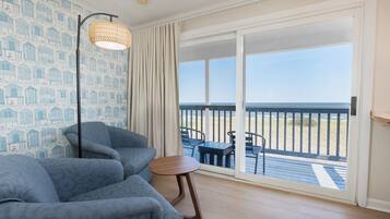 Oceanfront Studio - King | In-room safe, iron/ironing board, cribs/infant beds, rollaway beds