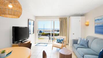 Oceanview Suite Queen/Twin | Living area | 42-inch LED TV with digital channels