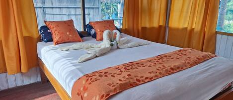 Basic Double Room, 1 Double Bed, River View | Bed sheets