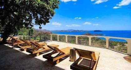 Breathtaking Ocean View Villa, Private pool & parking 10BR & 10BA, 5min to beach