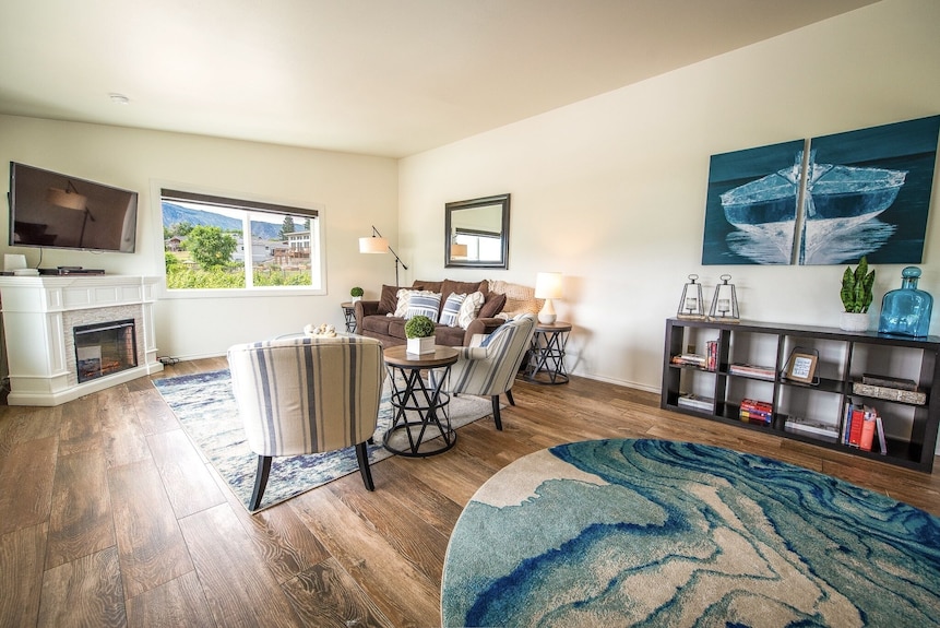 Hot Tub ~ Lake Views ~ Sunsets For Days ~ Close To Town - Alta Lake State Park, Pateros