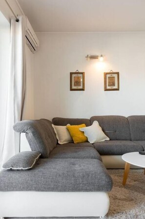 Living area - Siesta III (Selca)