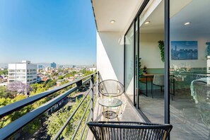 Deluxe Apartment | Balcony - Roma Sur Apartments by VH (Mexico City)