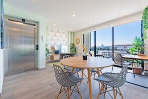 Appartement Deluxe | Salle à manger