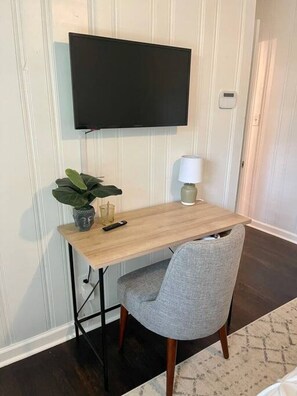 Interior - Urban 3 BR Retreat Minutes from DT ATL and Decatur (Atlanta)