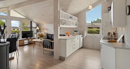 3 bedroom gorgeous home in FarsĂž