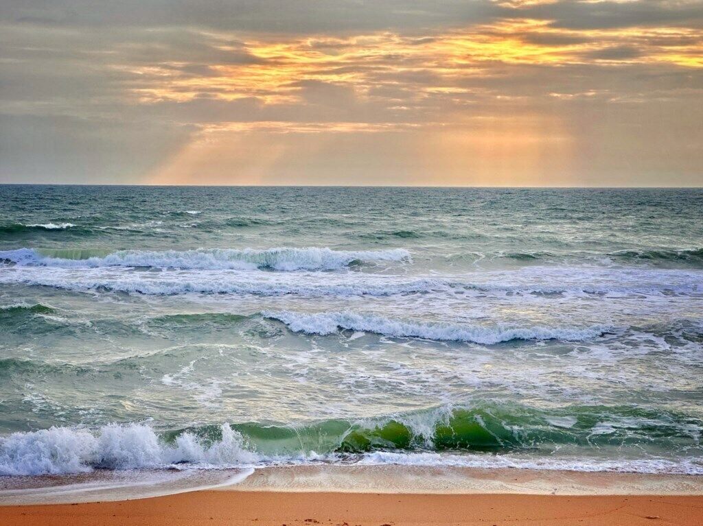 Ocean Sunrise, 3 Bedroom Ocean Front Home