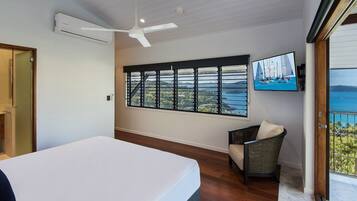 6 bedrooms, iron/ironing board, WiFi, bed sheets