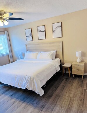 3 bedrooms, desk, iron/ironing board, Internet