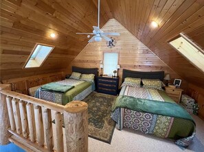 3 bedrooms, free WiFi, bed sheets, wheelchair access