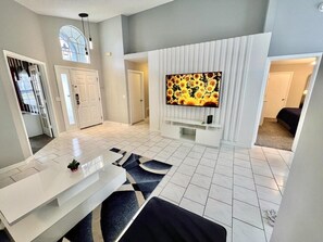 Interior - (315AA) SPACIOUS - COZY - THEME ROOMS - BIG PRIVATE POOL (Kissimmee)