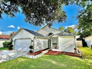 Exterior - (315AA) SPACIOUS - COZY - THEME ROOMS - BIG PRIVATE POOL (Kissimmee)