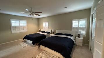 5 bedrooms, iron/ironing board, WiFi, bed sheets