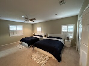 5 室のベッドルーム、アイロン / アイロン台、WiFi、ベッドシーツ