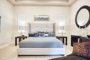 5 slaapkamers, een strijkplank/strijkijzer, reisbedje, gratis wifi