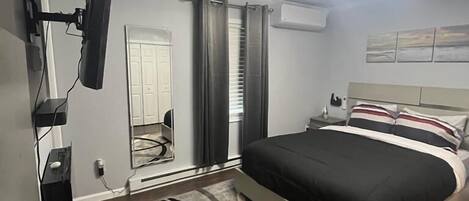 1 slaapkamer, een strijkplank/strijkijzer, gratis wifi, beddengoed