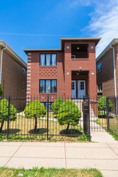 Stunning 3-bedroom apartment!