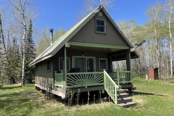 Welcome to the Rustic Lakeside Cabin!