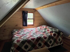 4 bedrooms, bed sheets - Rustic Lakeside Cabin (Makinen)