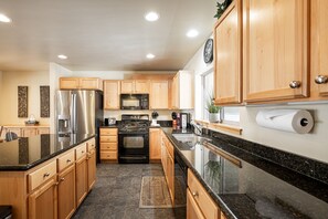 Fridge, microwave, oven, stovetop - Luxury Community Amenities, Central Location, Private Hot Tub & Pet-Friendly! (Park City)