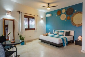 خزنة داخل الغرفة ومكواة/لوح كي وواي فاي مجانًا وملاءات أسرّة