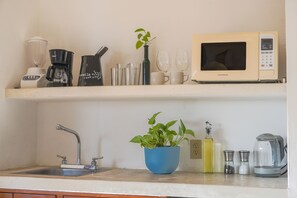 Classic Studio, 1 Double Bed | Private kitchenette | Mini-fridge, microwave, stovetop, blender