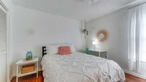 3 bedrooms, iron/ironing board, WiFi, bed sheets
