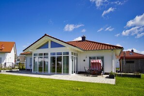 Exterior - Ferienhaus Windrose - Modernes Haus mit Kamin und Eigener Sauna Sowie Garten - Ferienhaus Windrose (Trent)