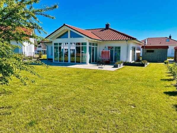 Exterior - Ferienhaus Windrose - Modernes Haus mit Kamin und Eigener Sauna Sowie Garten - Ferienhaus Windrose (Trent)