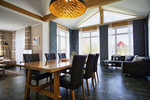 Dining - Ferienhaus Windrose - Modernes Haus mit Kamin und Eigener Sauna Sowie Garten - Ferienhaus Windrose (Trent)