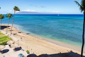 Am Strand, Liegestühle, Strandtücher