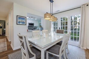 Dining - Shipyard Family Villa w/ Golf View, Patio, Near Pool/Beach, Bikes (Hilton Head Island)