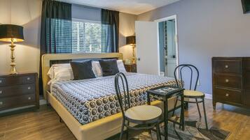 2 bedrooms, desk, iron/ironing board, Internet