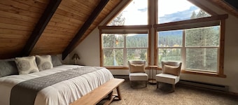 Slice of Heaven overlooking fairway sleeps 12, lots of amenities!