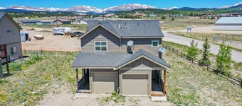 New Rental! 3Br/2.5Bath Family Friendly Home blocks from Main Street in Fairplay - FairHaven