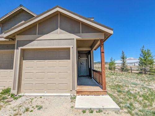 New Rental! 3Br/2.5Bath Family Friendly Home blocks from Main Street in Fairplay - FairHaven