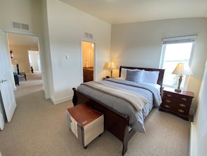 3 عدّة غرف نوم ومكواة/لوح كي وواي فاي مجانًا وملاءات أسرّة