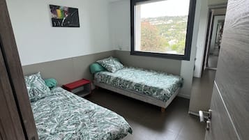 2 bedrooms, bed sheets