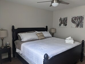 2 bedrooms, desk, iron/ironing board, free WiFi