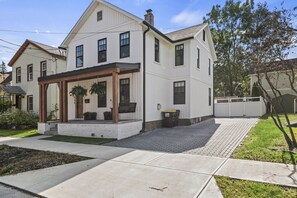 Exterior - Luxury Oasis: Heated Pool + Walk to Town/Track (Saratoga Springs)