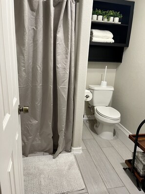 Bathroom - Gardenia GH (Brownsville)