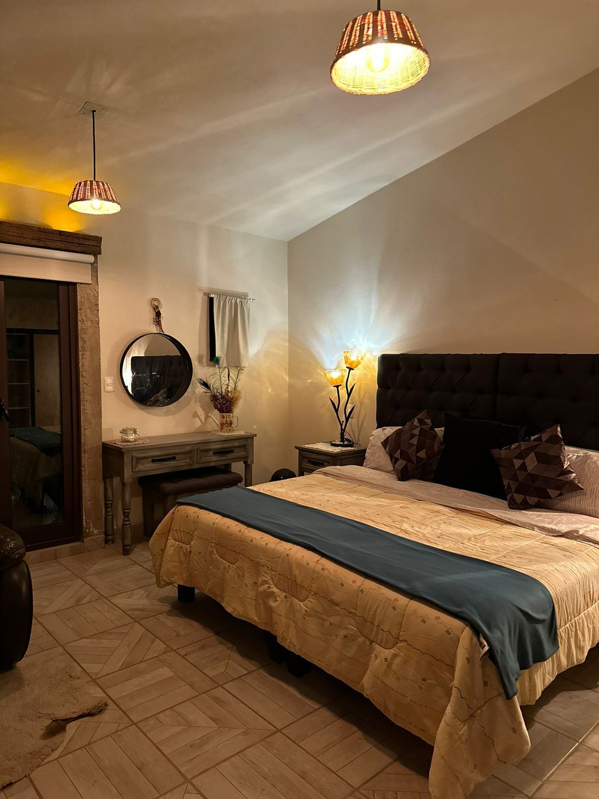1 chambre, bureau, fer et planche à repasser, Wi-Fi gratuit