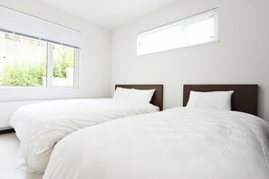 4 Schlafzimmer, Schreibtisch, Bügeleisen/Bügelbrett, Internetzugang