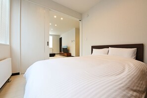 4 bedrooms, desk, iron/ironing board, Internet - 1371  Up to 12 people are OK One house Conven - 1371  OK for up to 12 people 1 house Easy access to Otaru SapporoFree parking for 1 car / Sapporo Hokkaidō (Sapporo)