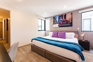 2 habitaciones, tabla de planchar con plancha, cuna de viaje y wifi 