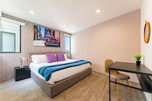 2 chambres, fer et planche à repasser, lit de bébé portatif, Wi-Fi