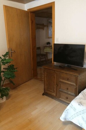 5 habitaciones, cuna de viaje, wifi gratis y ropa de cama 